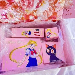 Never opened Sailor Moon Collectable Makeup Kit